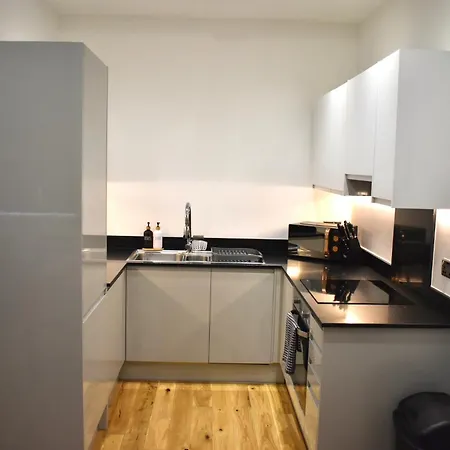 Luxury Jq 2 Bed Flat, Parking
